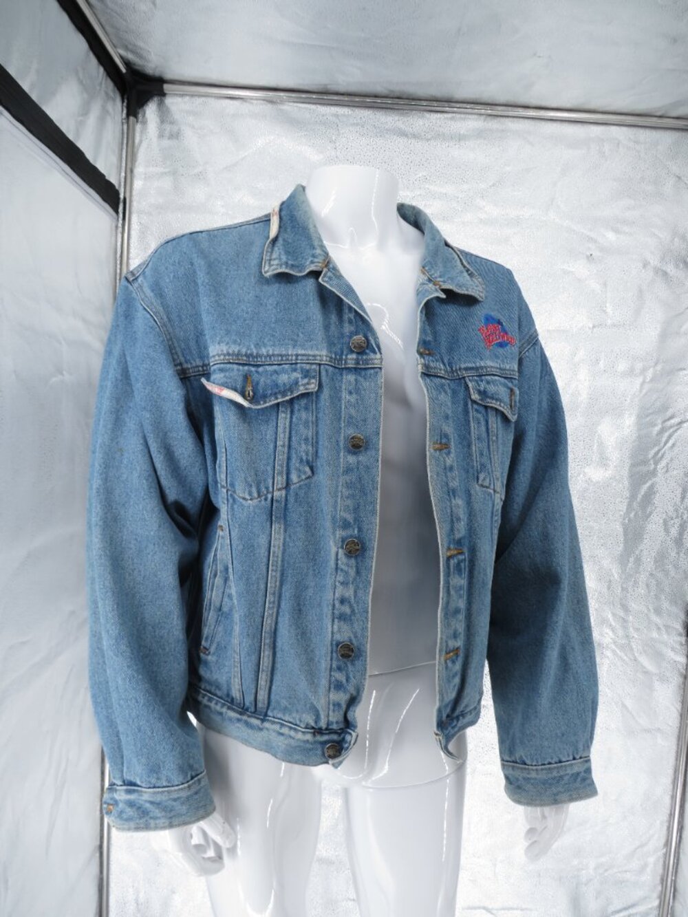 Planet Hollywood London XL Denim Jacket – Vintage 1991 Collector Piece med wash
